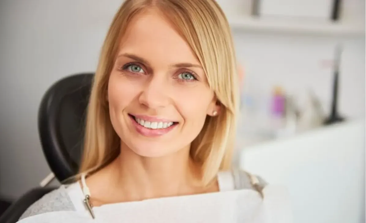 Conventional dentures for a beautiful, confident smile