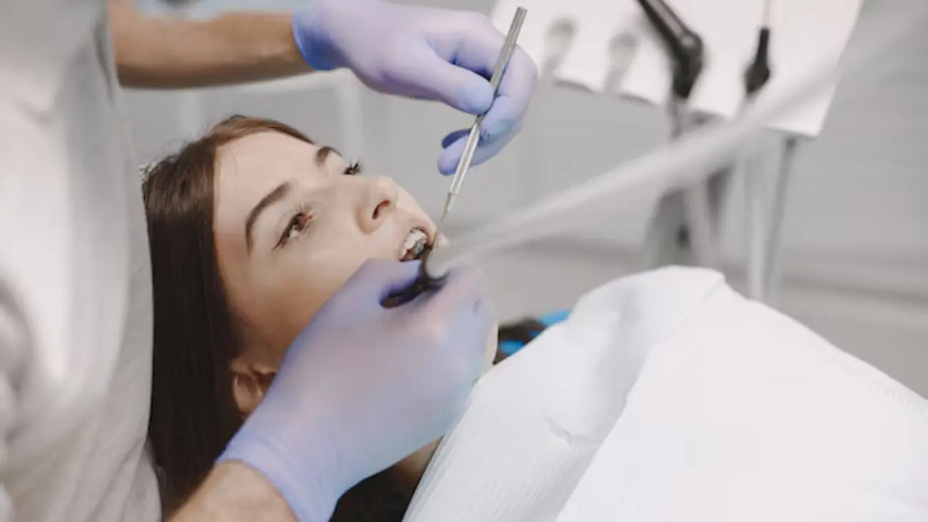 Managing Bad Breath with Braces in Qatar