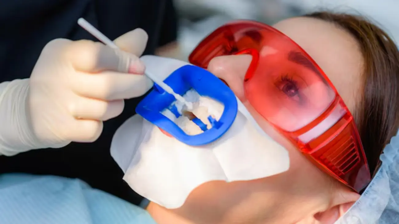 Polish dental service showcasing a bright smile.