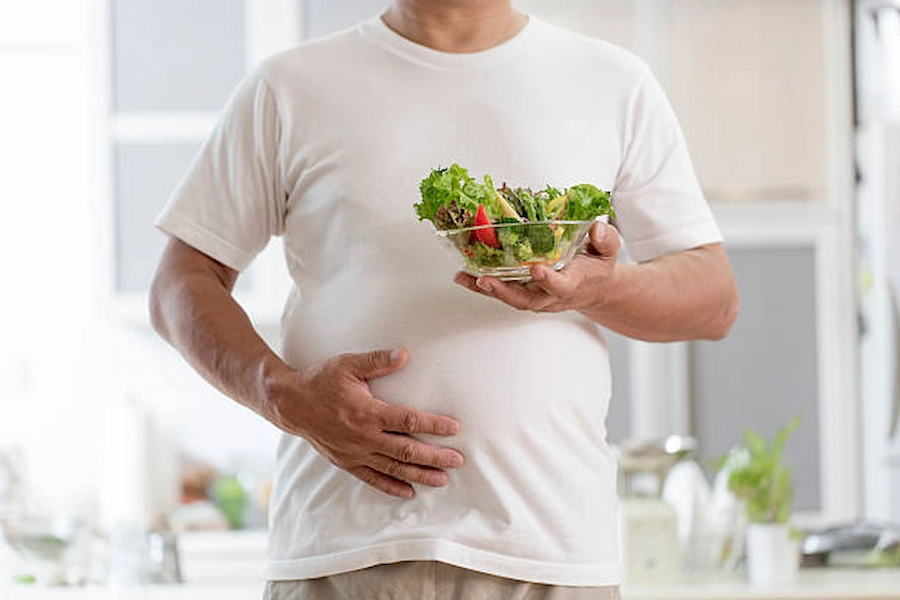 Contacting experts for men's fat loss guidance