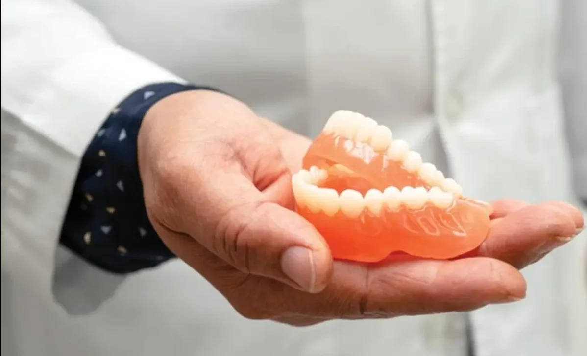 Flexible dentures service image showcasing comfort and design.