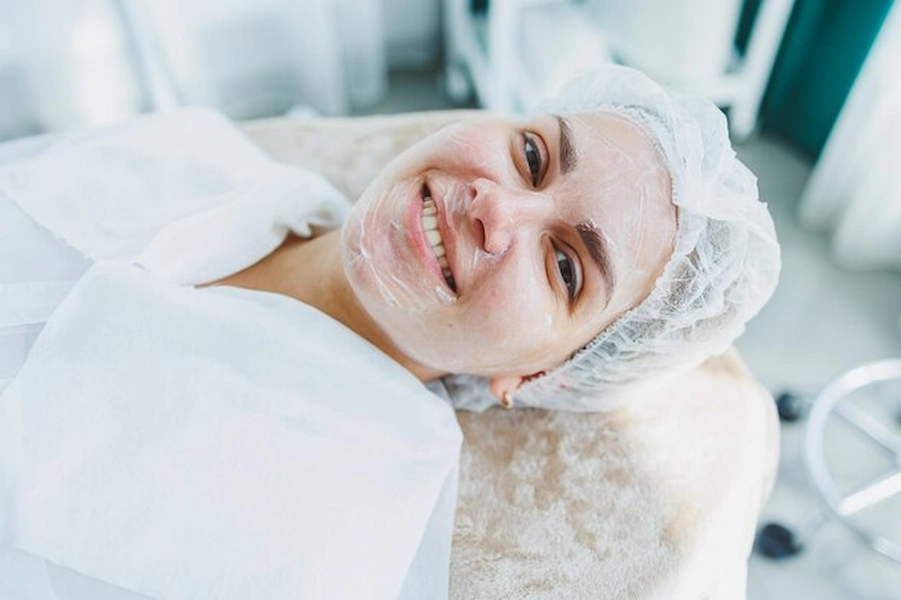 Contact our cosmetic skin clinic in Doha
